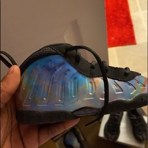 Nike Foams . Size 7c